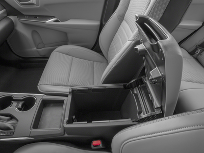 2017 Toyota Camry SE Sedan 4D