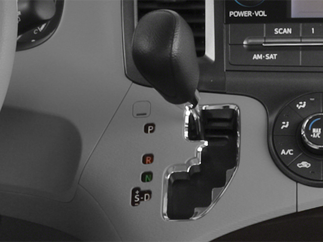 2014 Toyota Sienna XLE Minivan 4D