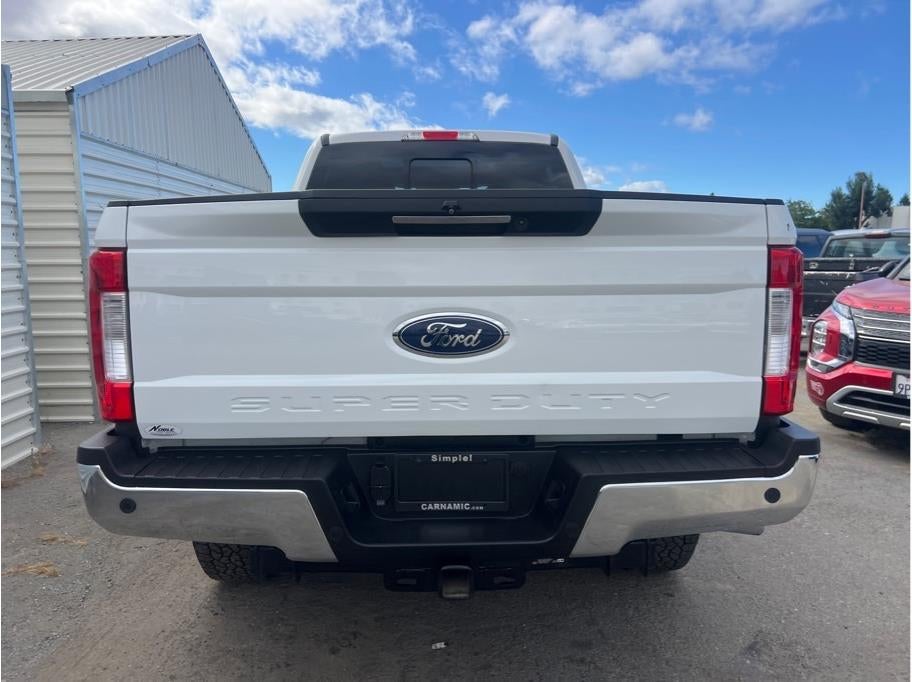 2019 Ford F250 Super Duty Crew Cab Lariat Pickup 4D 6 3/4 ft