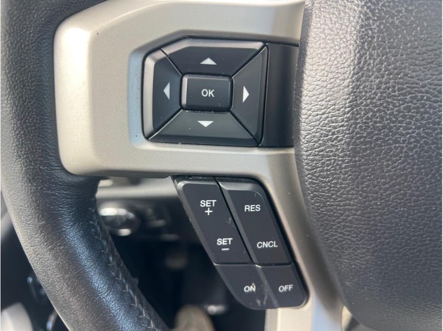 2019 Ford F250 Super Duty Crew Cab Lariat Pickup 4D 6 3/4 ft
