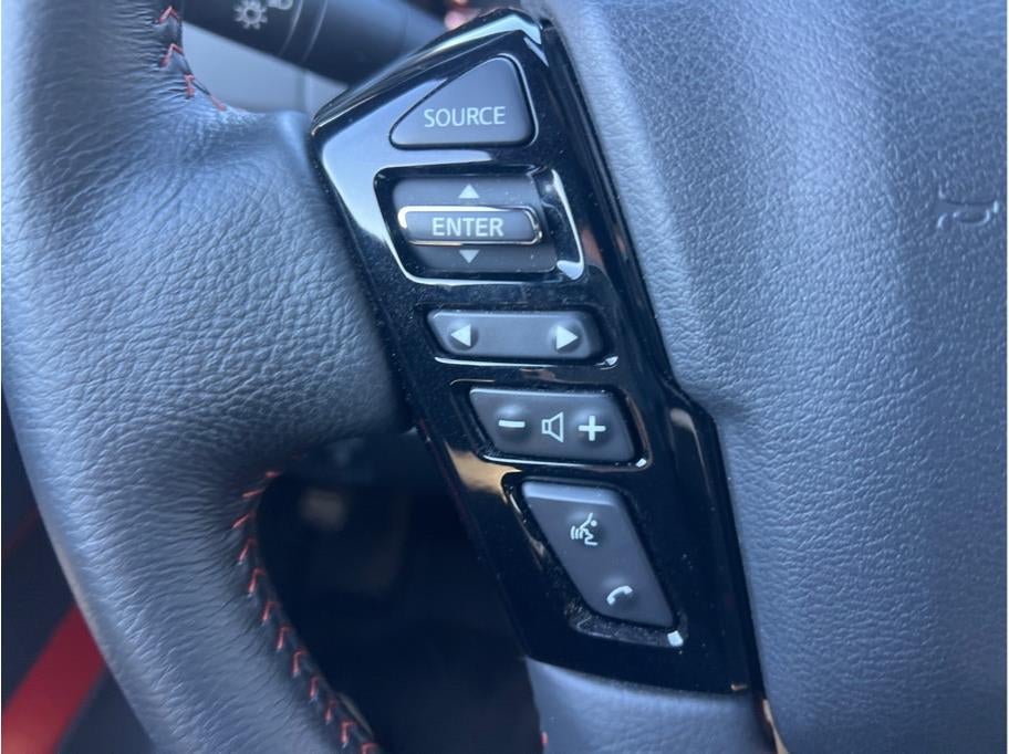 2023 Nissan Frontier Crew Cab PRO-4X Pickup 4D 5 ft