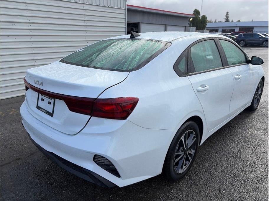 2023 Kia Forte LXS Sedan 4D