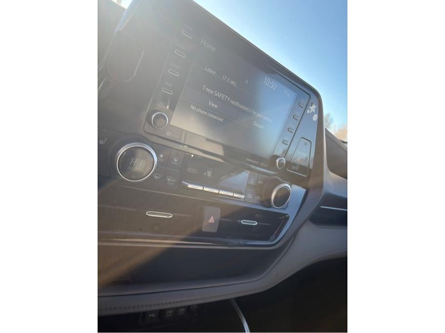 2021 Toyota Highlander XLE Sport Utility 4D