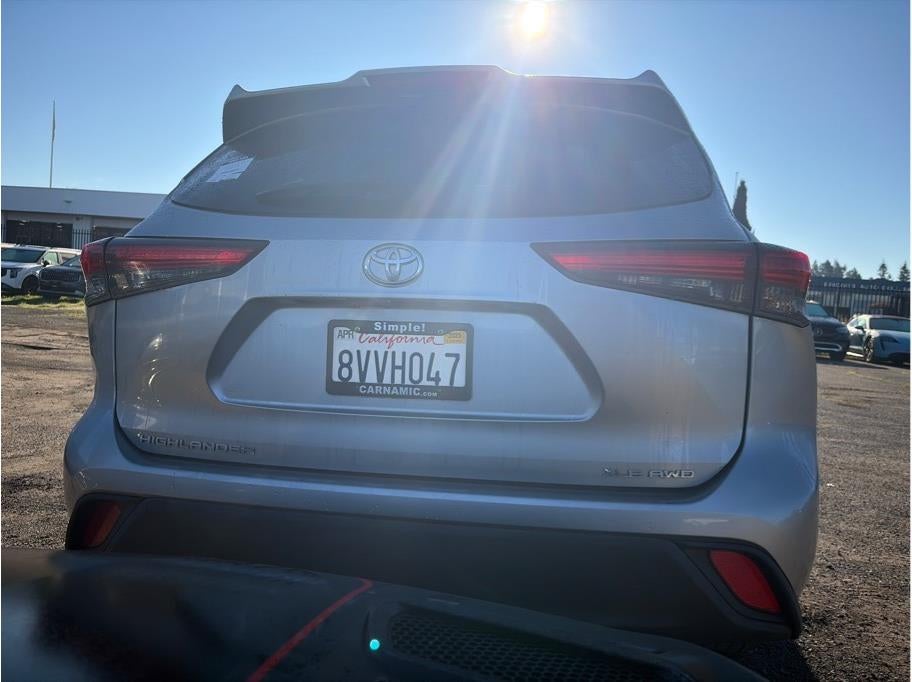 2021 Toyota Highlander XLE Sport Utility 4D
