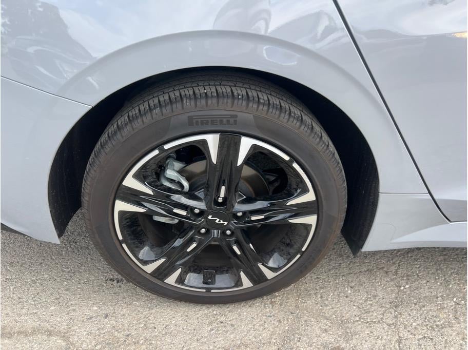 2024 Kia K5 GT-Line Sedan 4D