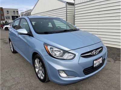 2013 Hyundai Accent SE Hatchback 4D