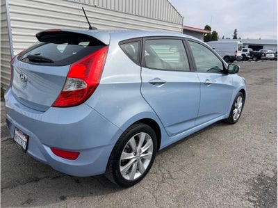 2013 Hyundai Accent SE Hatchback 4D