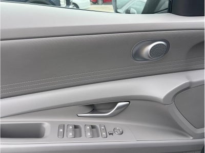2026 Hyundai Elantra SE Sedan 4D