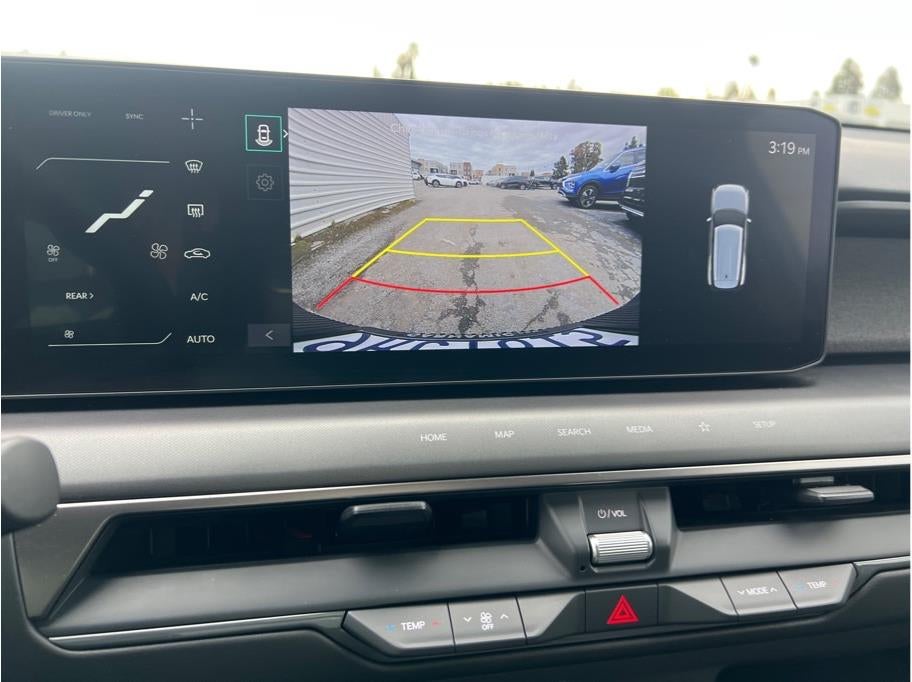 2024 Kia EV9 Light Long Range Sport Utility 4D