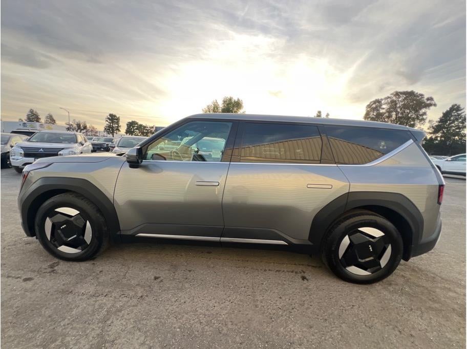 2024 Kia EV9 Light Long Range Sport Utility 4D