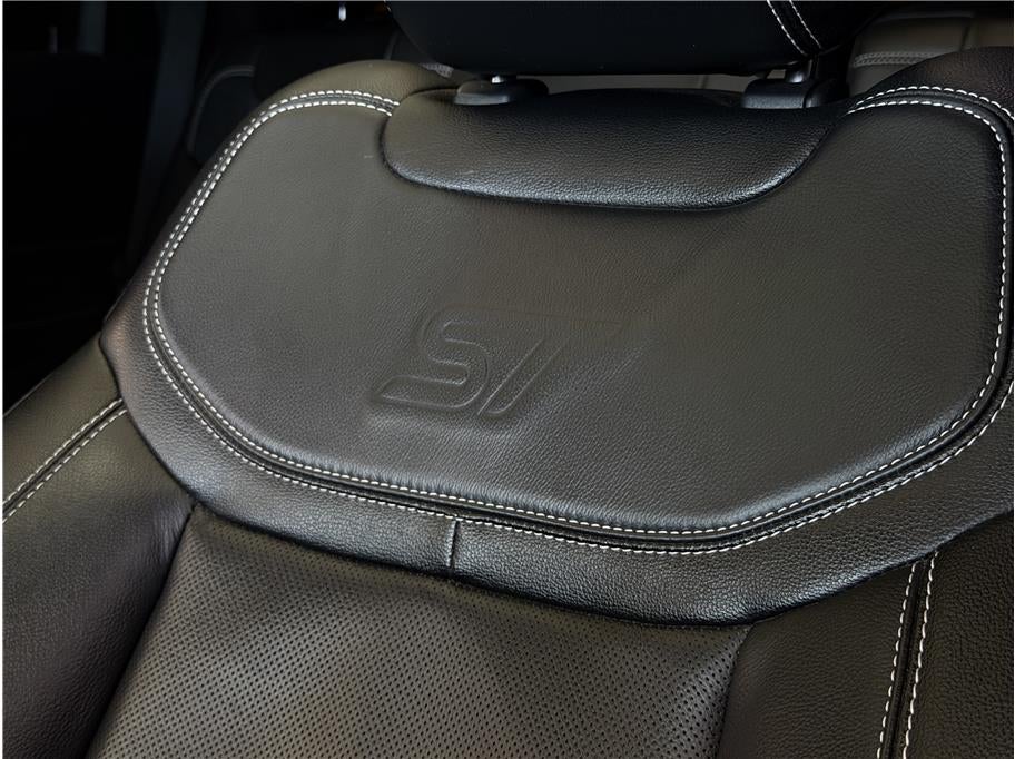 2021 Ford Explorer ST Sport Utility 4D