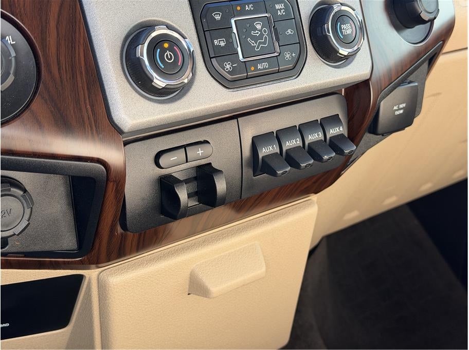 2013 Ford F350 Super Duty Super Cab Lariat Pickup 4D 8 ft