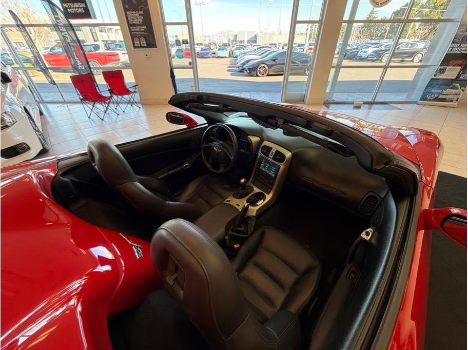 2005 Chevrolet Corvette Convertible 2D