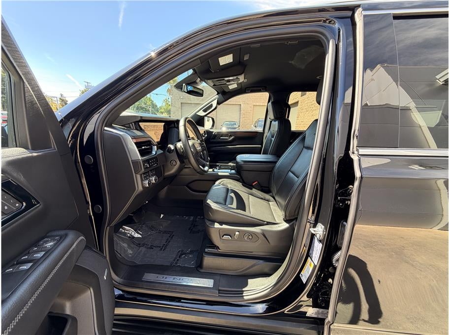 2025 GMC Yukon XL Denali Sport Utility 4D
