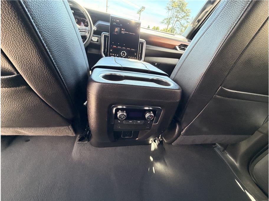 2025 GMC Yukon XL Denali Sport Utility 4D