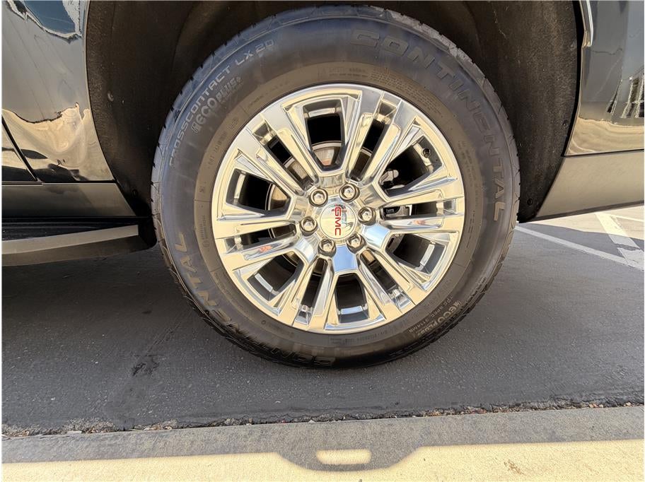2025 GMC Yukon XL Denali Sport Utility 4D