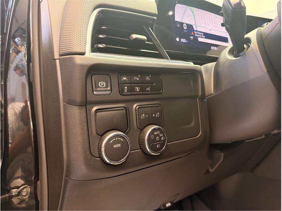 2025 Chevrolet Suburban RST Sport Utility 4D