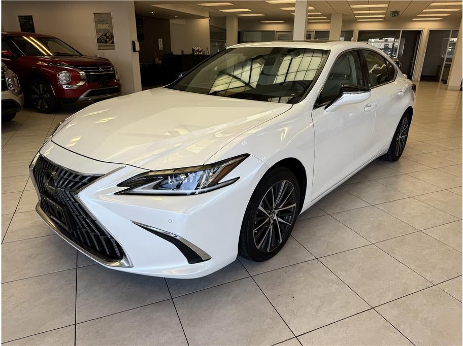 2025 Lexus ES ES 300h Sedan 4D