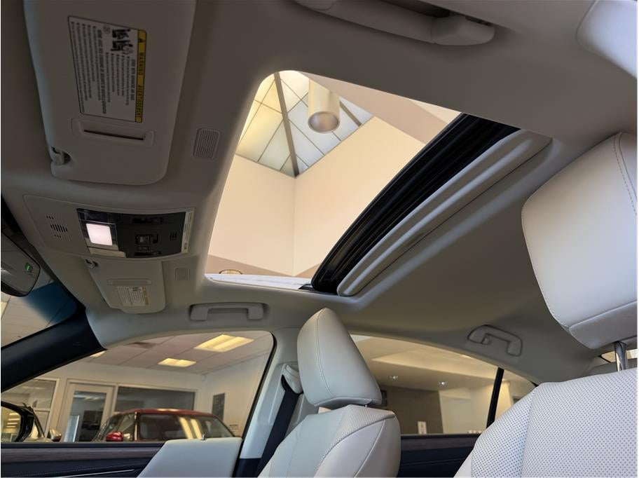 2025 Lexus ES ES 300h Sedan 4D
