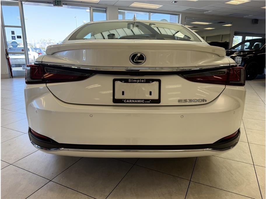 2025 Lexus ES ES 300h Sedan 4D