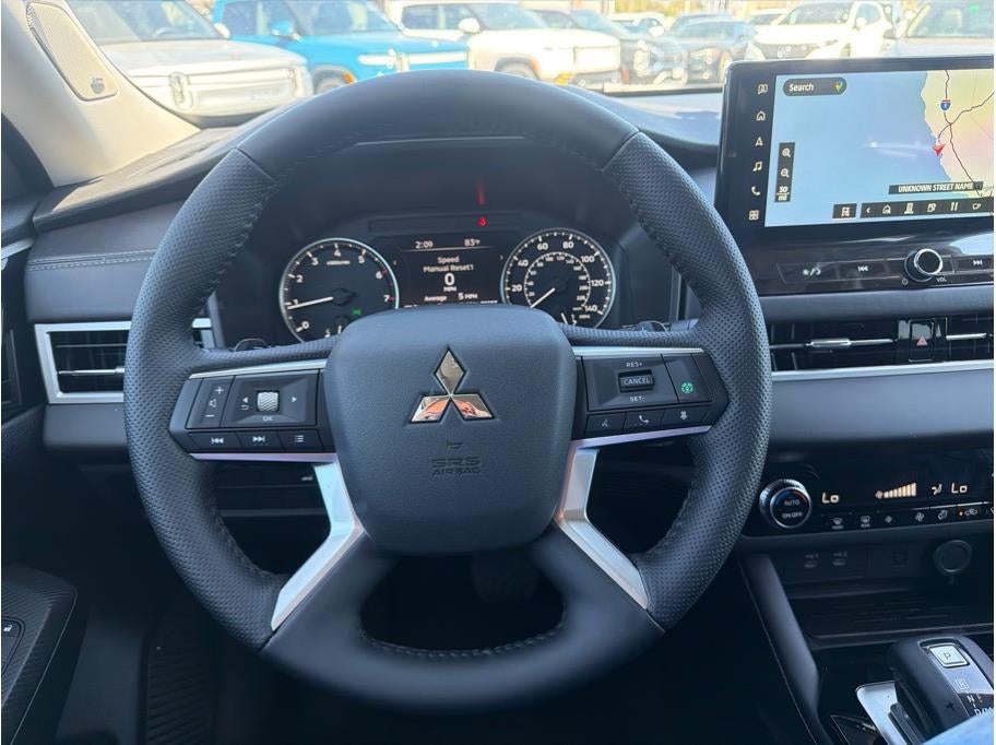 2025 Mitsubishi Outlander SE Sport Utility 4D