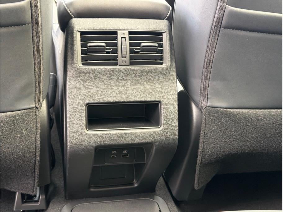 2025 Mitsubishi Outlander PHEV SE Tech Package