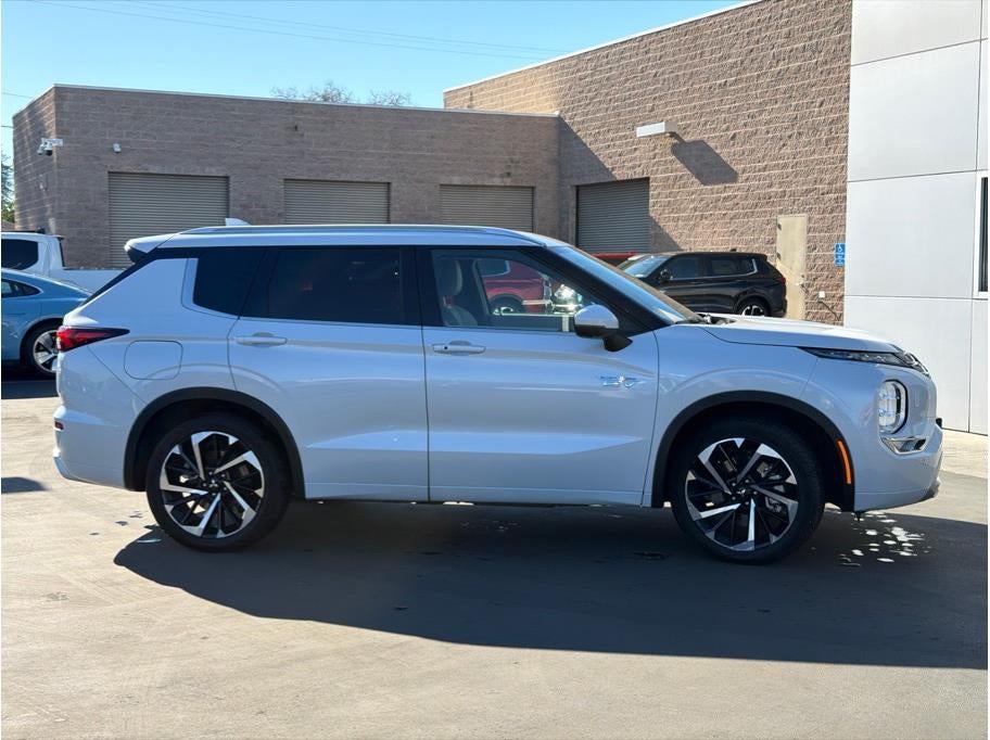 2023 Mitsubishi Outlander PHEV SEL Sport Utility 4D
