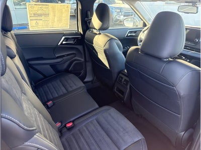 2025 Mitsubishi Outlander PHEV SE Tech Package