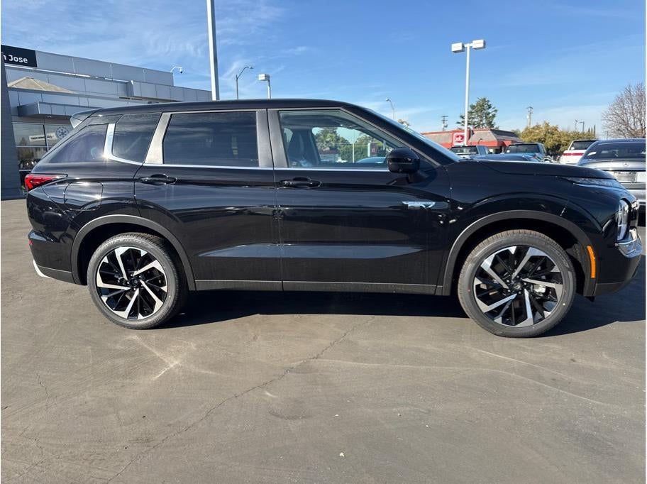 2025 Mitsubishi Outlander PHEV SE