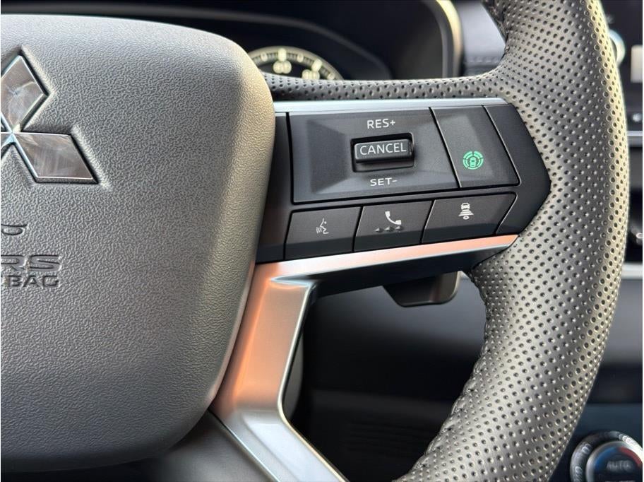 2025 Mitsubishi Outlander PHEV SE