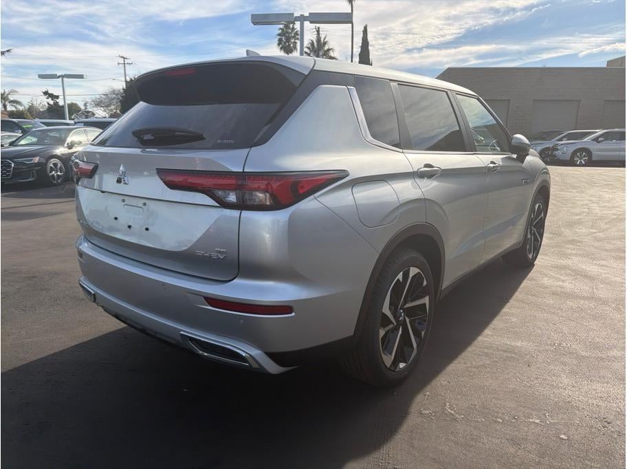 2025 Mitsubishi Outlander PHEV SE