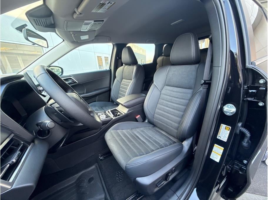 2025 Mitsubishi Outlander PHEV SE