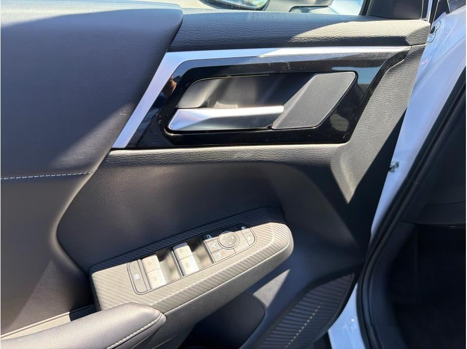 2025 Mitsubishi Outlander PHEV SE