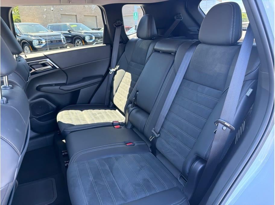 2025 Mitsubishi Outlander PHEV SE