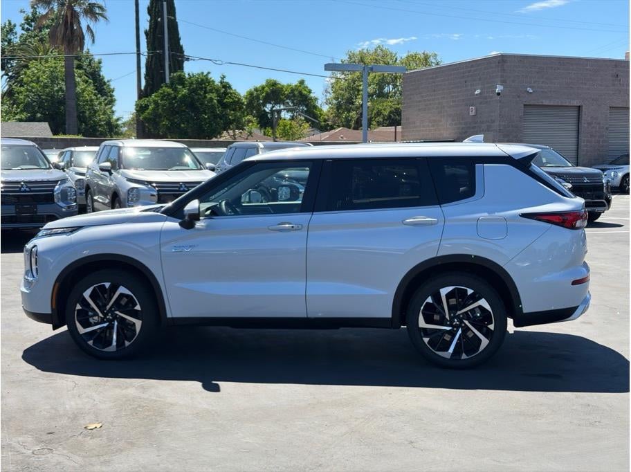 2025 Mitsubishi Outlander PHEV SE