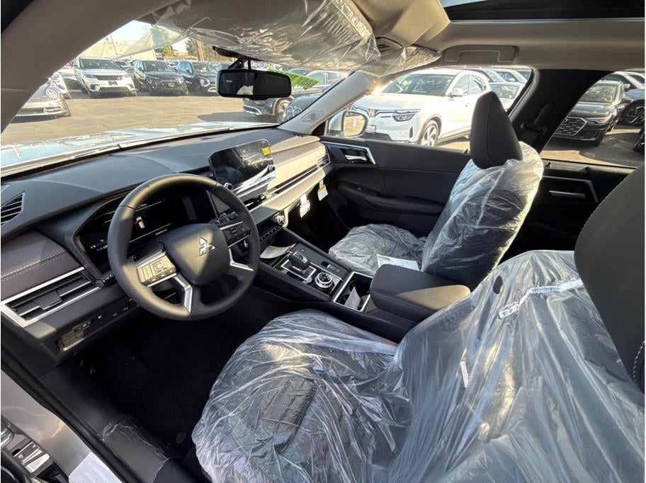 2025 Mitsubishi Outlander PHEV SE Tech Package