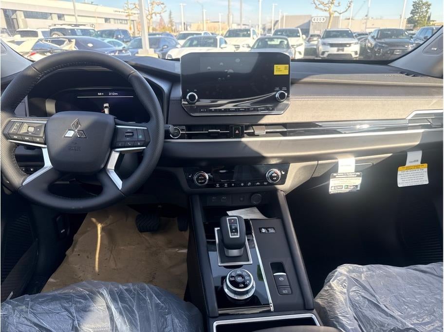 2025 Mitsubishi Outlander PHEV SE Tech Package