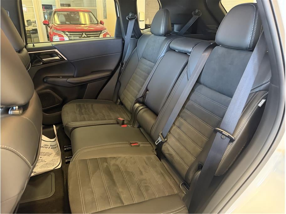 2025 Mitsubishi Outlander PHEV SE Sport Utility 4D