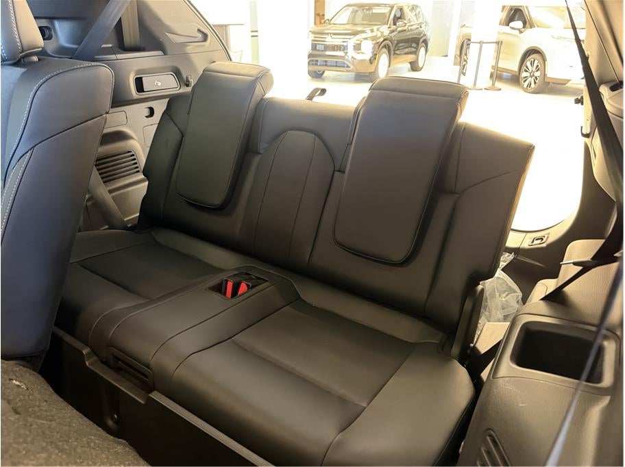 2025 Mitsubishi Outlander PHEV SE Sport Utility 4D