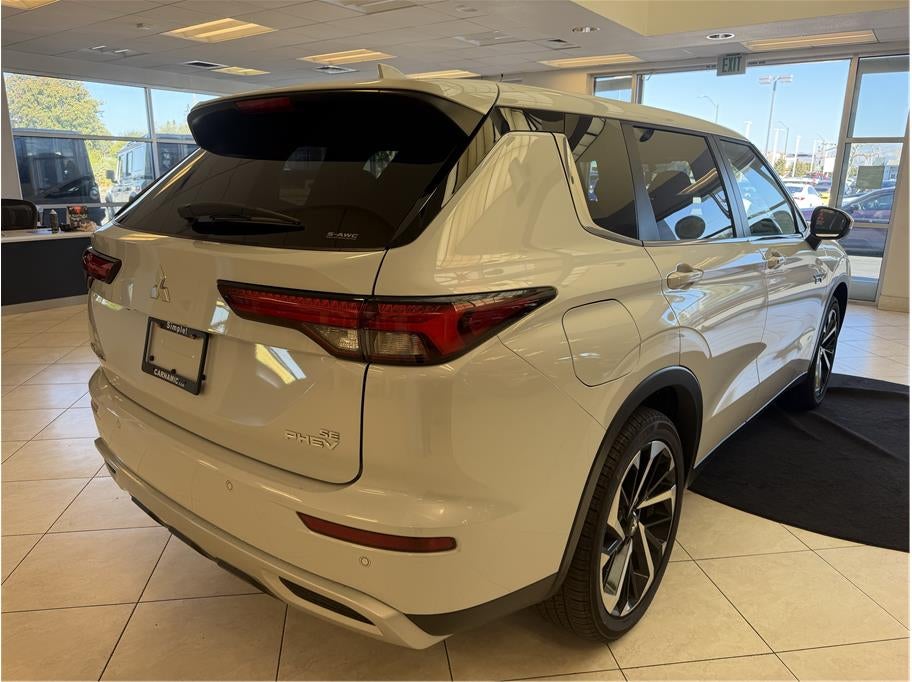 2025 Mitsubishi Outlander PHEV SE Sport Utility 4D