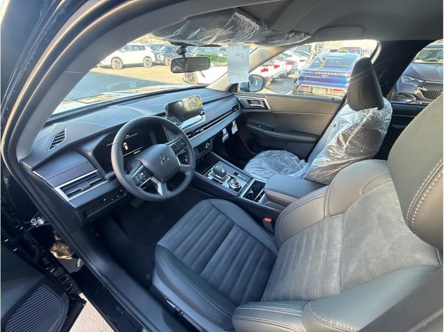 2025 Mitsubishi Outlander PHEV SE