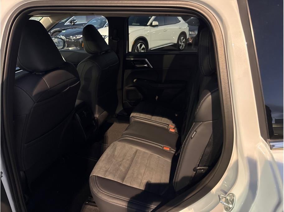 2025 Mitsubishi Outlander PHEV SE