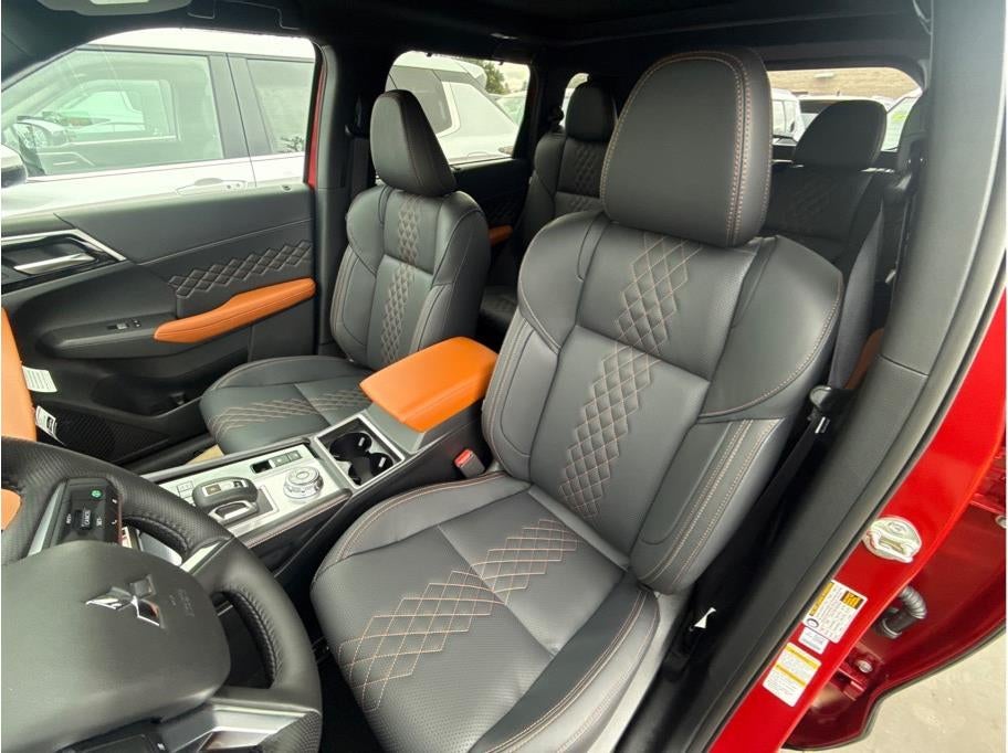 2025 Mitsubishi Outlander PHEV SEL Premium Package