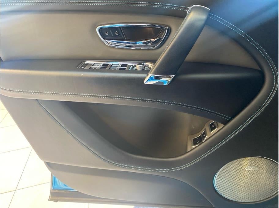 2020 Bentley Bentayga V8 Sport Utility 4D