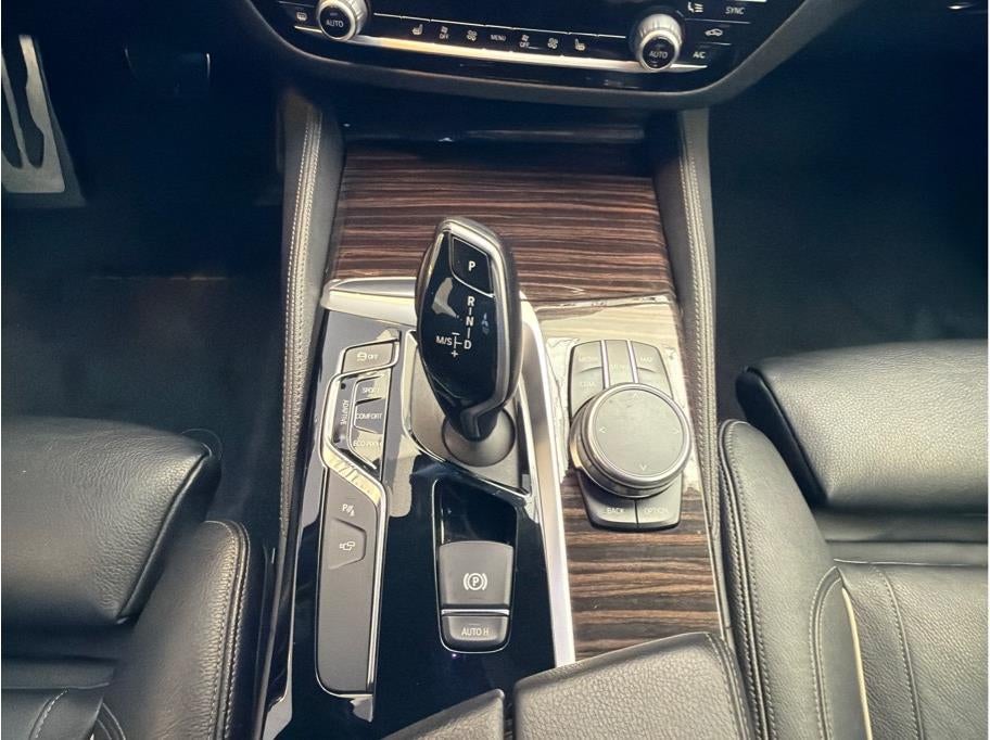 2020 BMW 5 Series M550i xDrive Sedan 4D