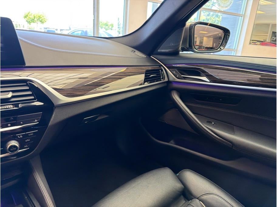 2020 BMW 5 Series M550i xDrive Sedan 4D