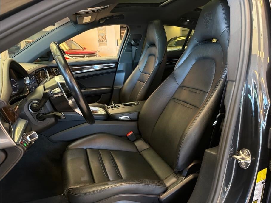 2018 Porsche Panamera 4 E-Hybrid Sedan 4D