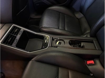 2018 Porsche Panamera 4 E-Hybrid Sedan 4D