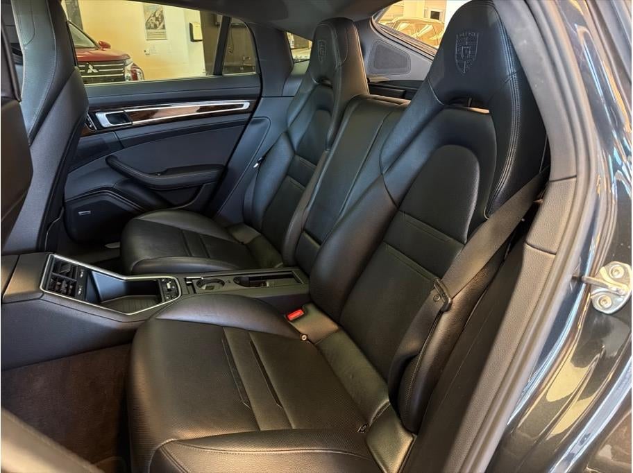 2018 Porsche Panamera 4 E-Hybrid Sedan 4D