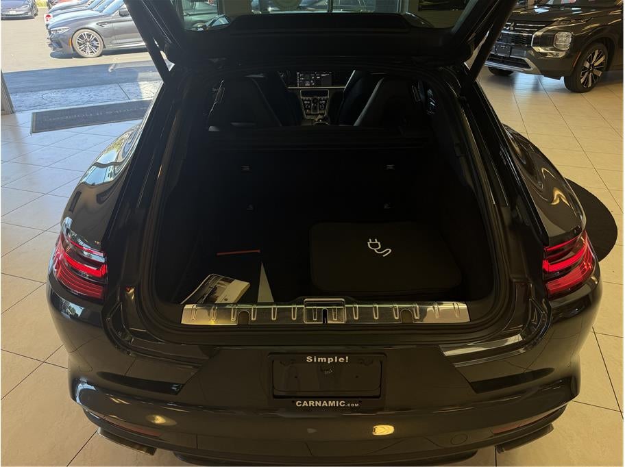 2018 Porsche Panamera 4 E-Hybrid Sedan 4D